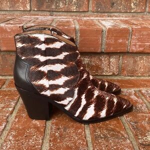 Antonio Melani Paytton Printed Haircalf Block Heel Western Booties Size 6.5